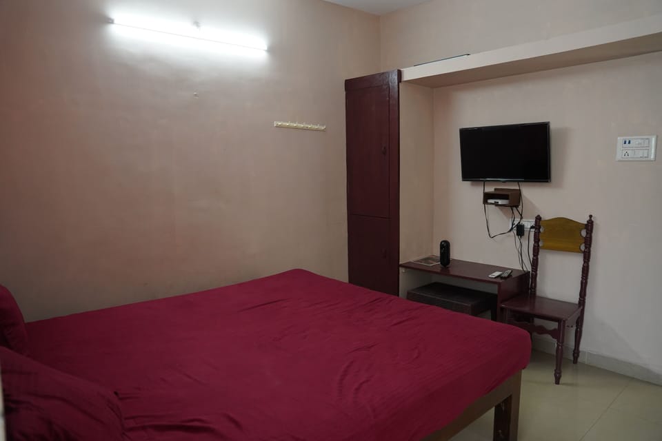 Standard Room | Premium bedding, WiFi (free), bed sheets