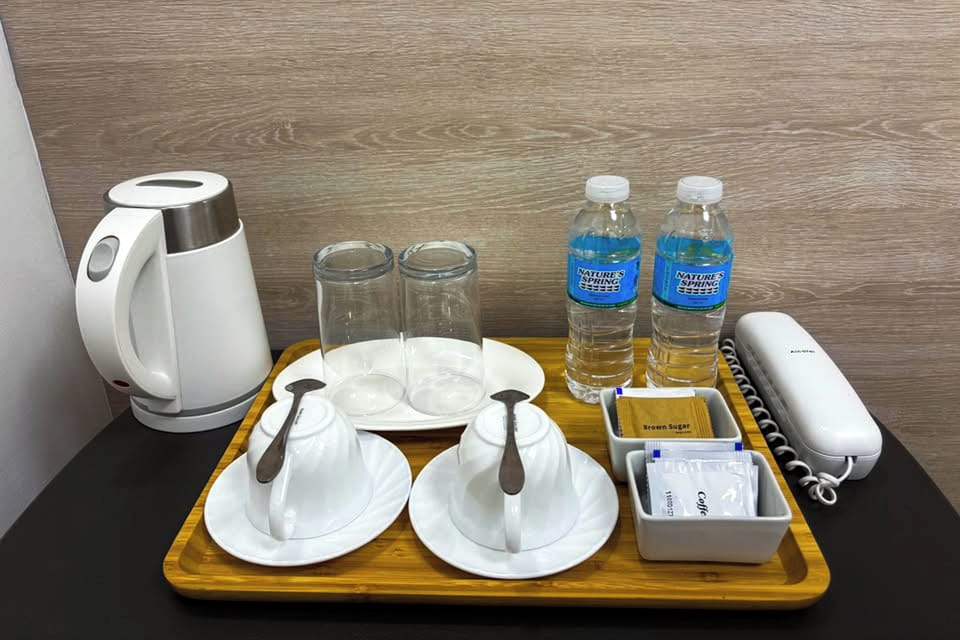 Standard Queen Room | Coffee and/or coffee maker