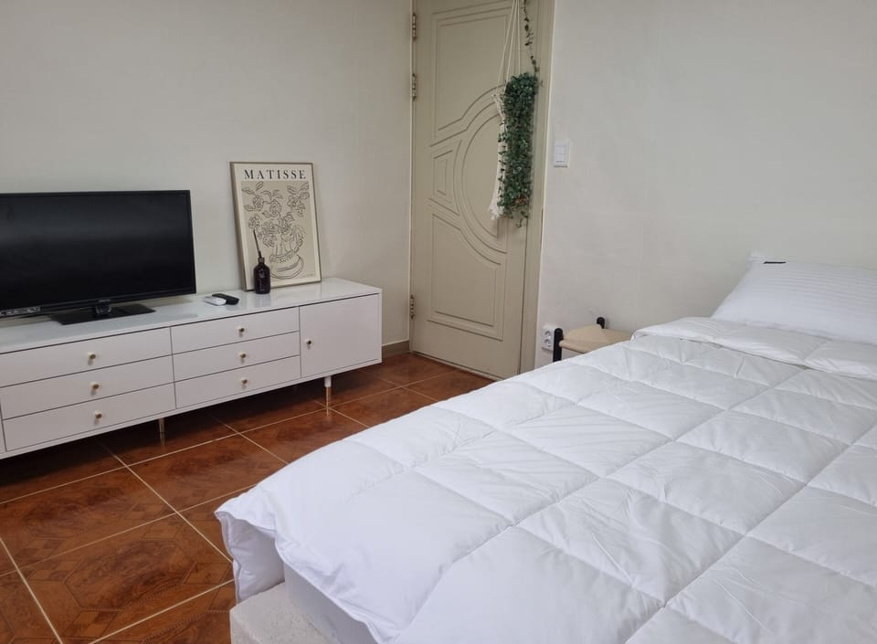 Standard Double Room | WiFi (free), individually decorated