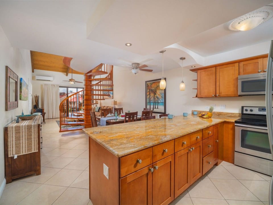 Fully equipped kitchen for at homes meals and cooking