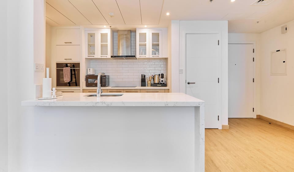 Superior Apartment, Partial Lake View | Private kitchen | Espresso maker, coffee/tea maker, electric kettle
