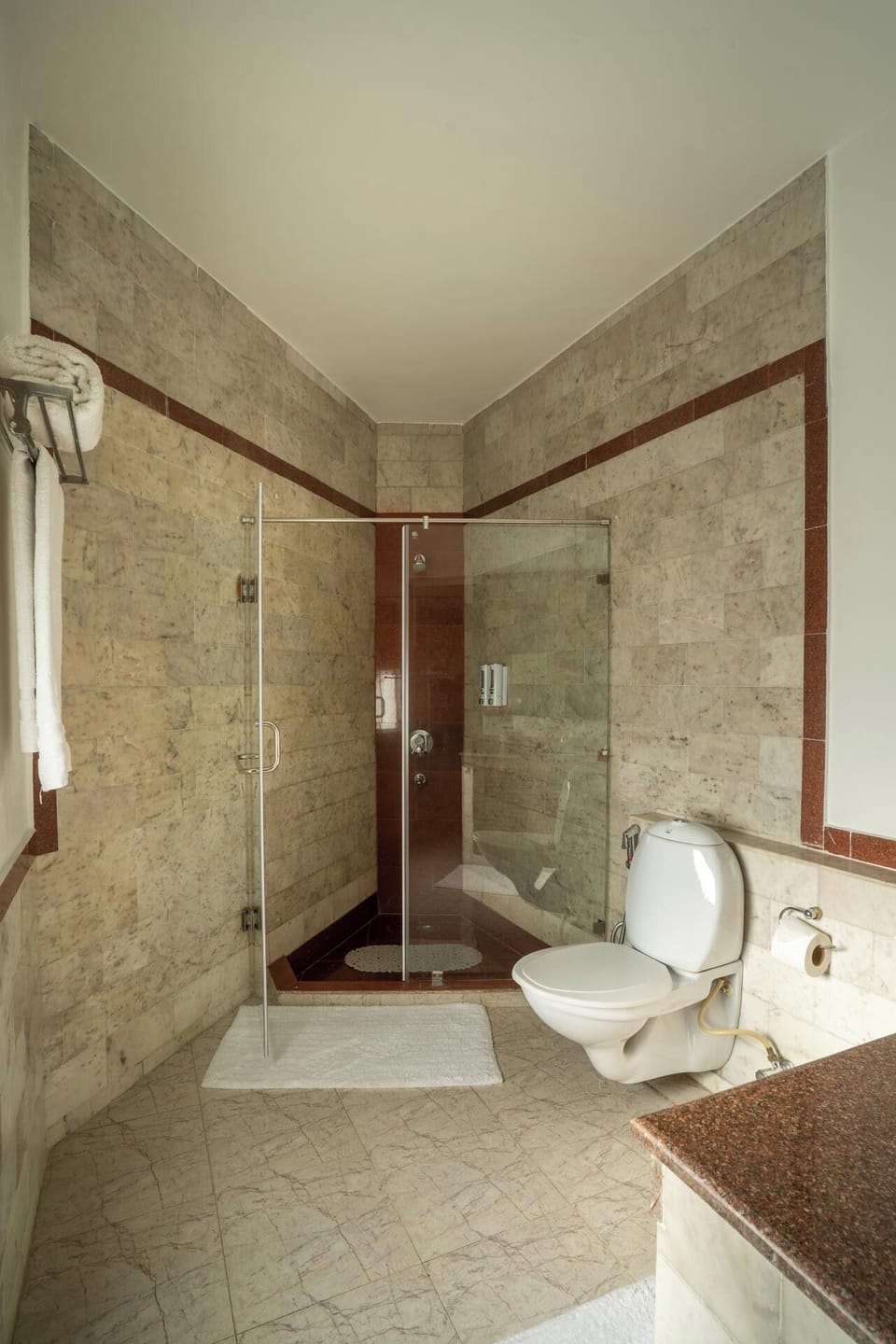 Superior Double Room, Garden View | Bathroom | Shower, free toiletries, slippers, towels