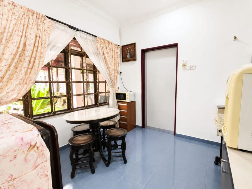 Deluxe Villa, Balcony | Dining