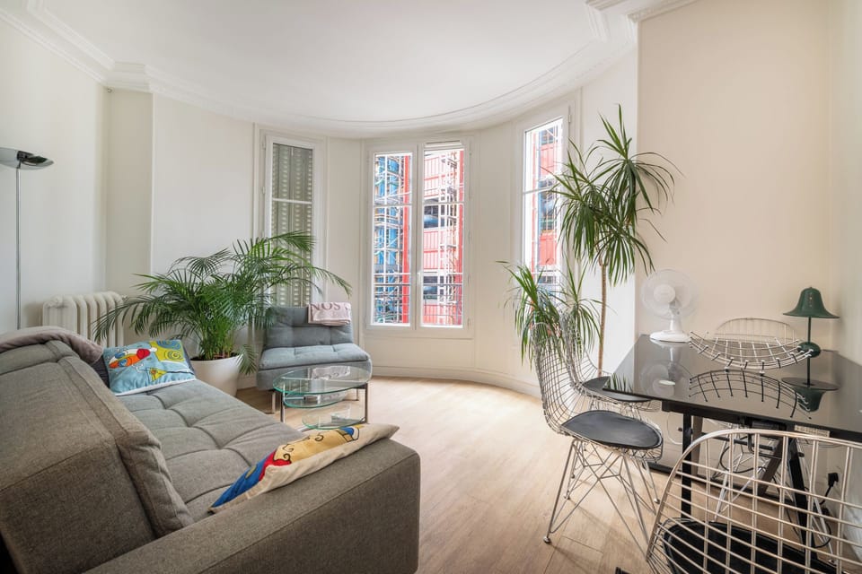 Charming and Bright 1BDR Near the Marais Apartment in Paris