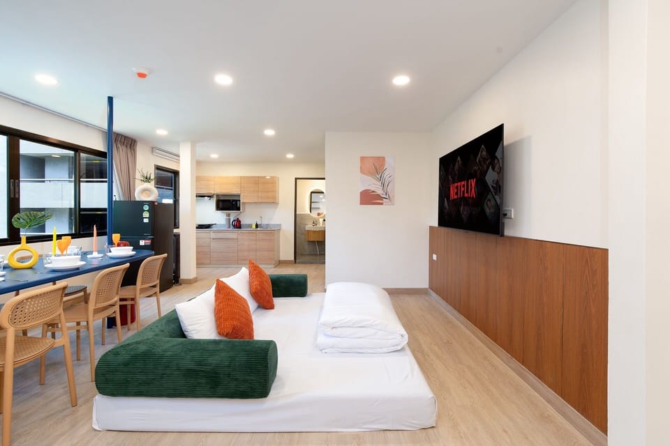 Family Suite, 2 Bedrooms | Living area