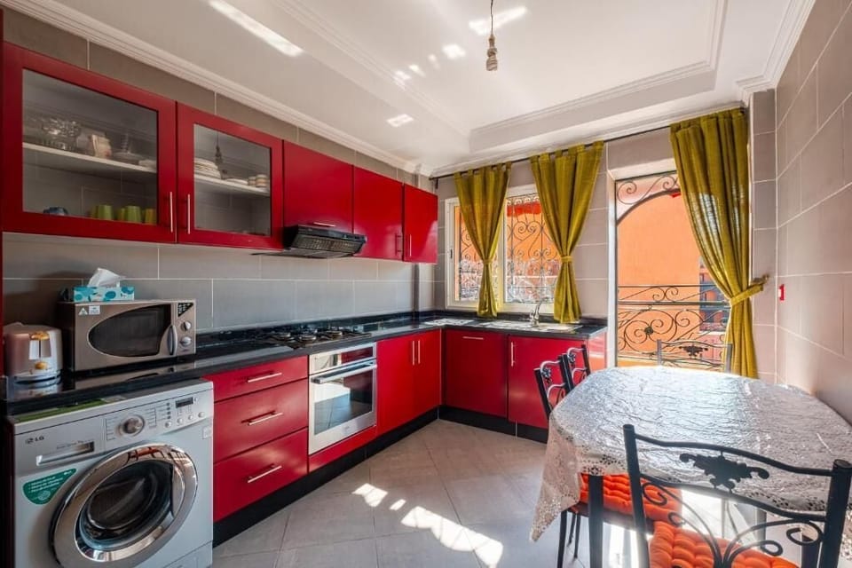 Apartment, Balcony, City View | Private kitchen