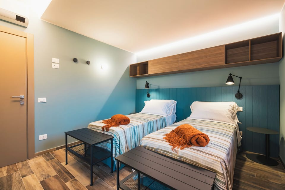 Deluxe Apartment, 2 Bedrooms, Air conditioning, Partial Sea View | Blackout drapes, WiFi (free), individually decorated