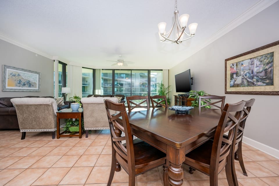 Condo, 3 Bedrooms | Dining