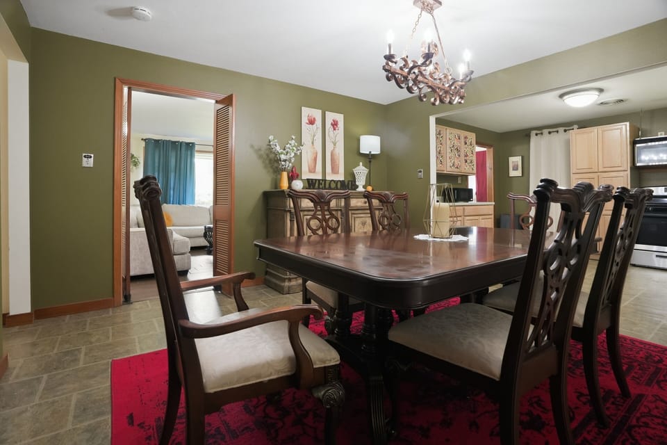 House, 3 Bedrooms | Dining