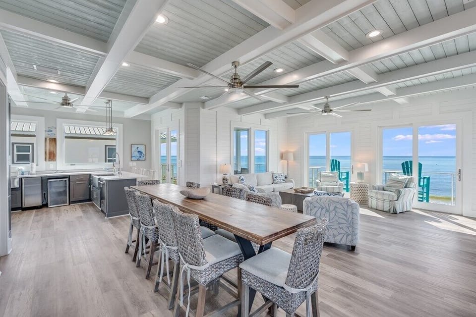 Living/Dining Area