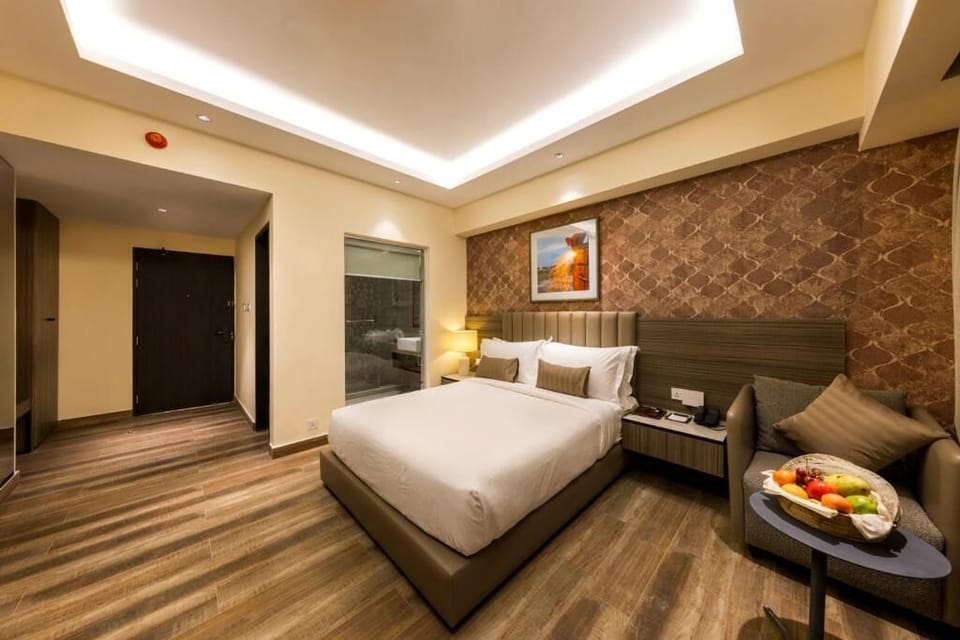 Standard Double Room | Premium bedding, minibar, desk, laptop workspace
