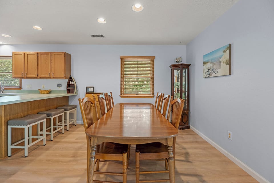 Southern Shores 30 | Top Level Dining Area
