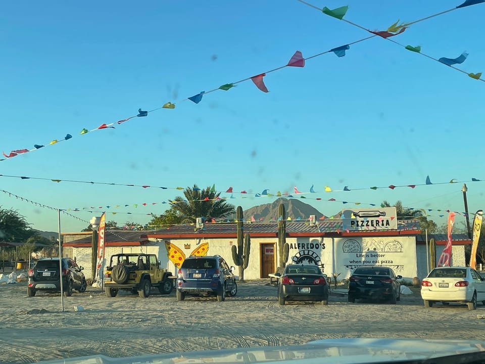 2 restaurants; breakfast, lunch, and dinner served