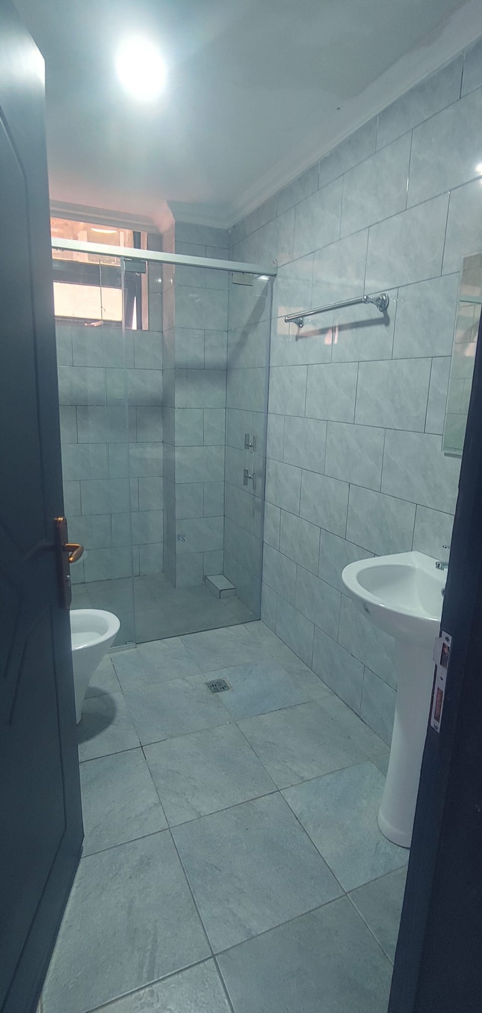Comfort Single Room, Balcony, City View | Bathroom