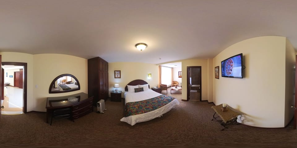 Junior Suite | Down comforters, WiFi (free), bed sheets
