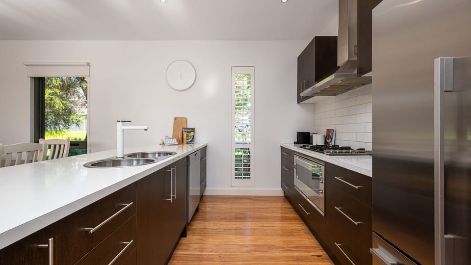 Well-equipped kitchen 