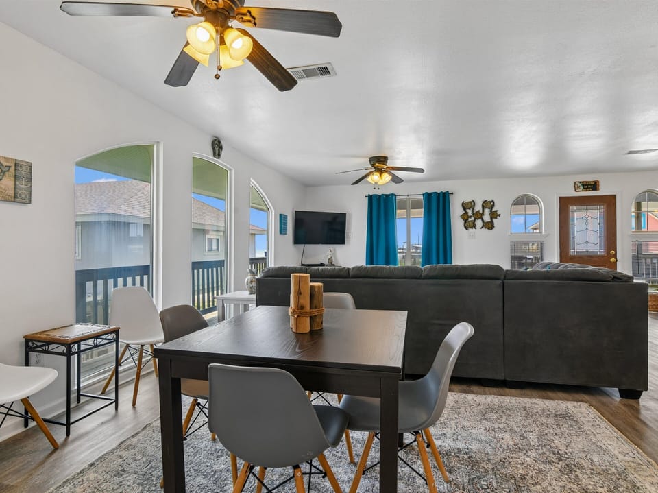 House (3 Bedrooms) | Property amenity