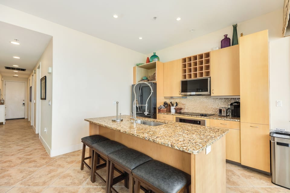 Grab a snack or enjoy meals at the breakfast bar