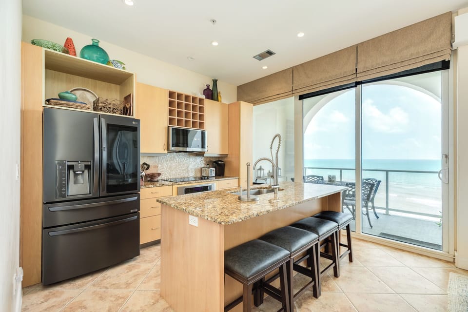 Breakfast bar seating for 4