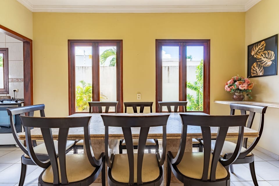 Comfort Chalet | Dining