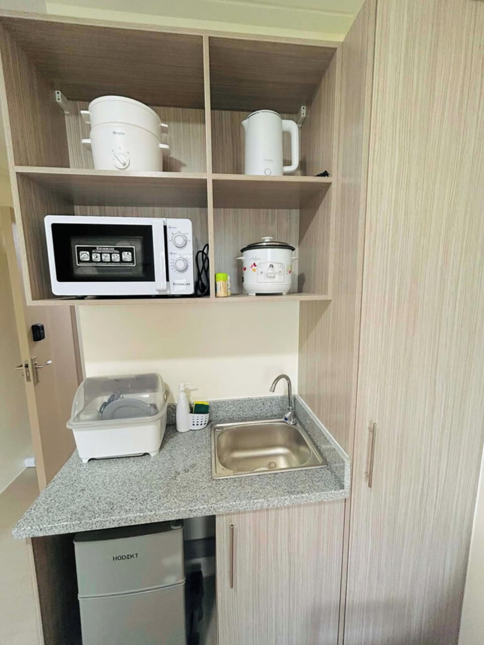 Basic Studio, Air conditioning, City View | Private kitchenette | Mini-fridge, microwave, electric kettle, cookware/dishes/utensils