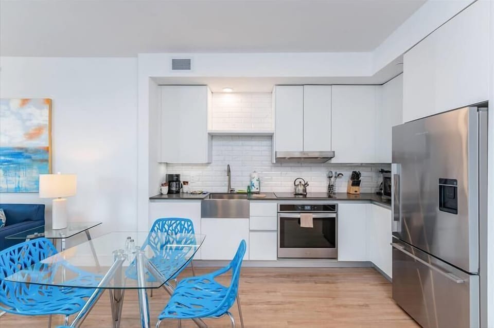 Miami 1 Bedroom Deluxe Kitchen