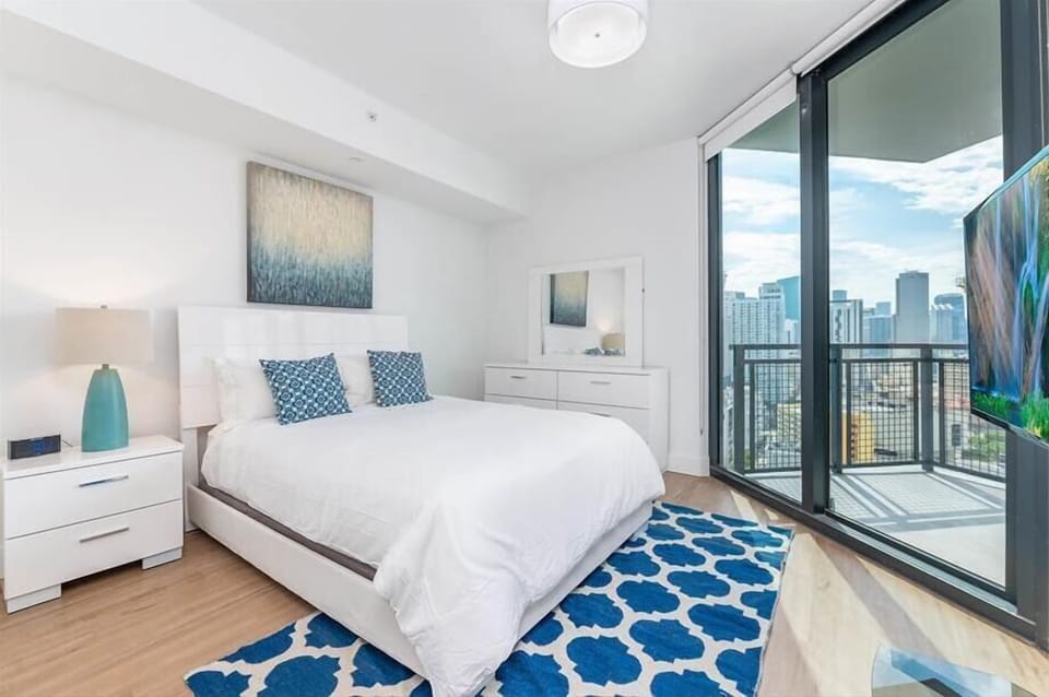Miami 1 Bedroom Deluxe Bedroom