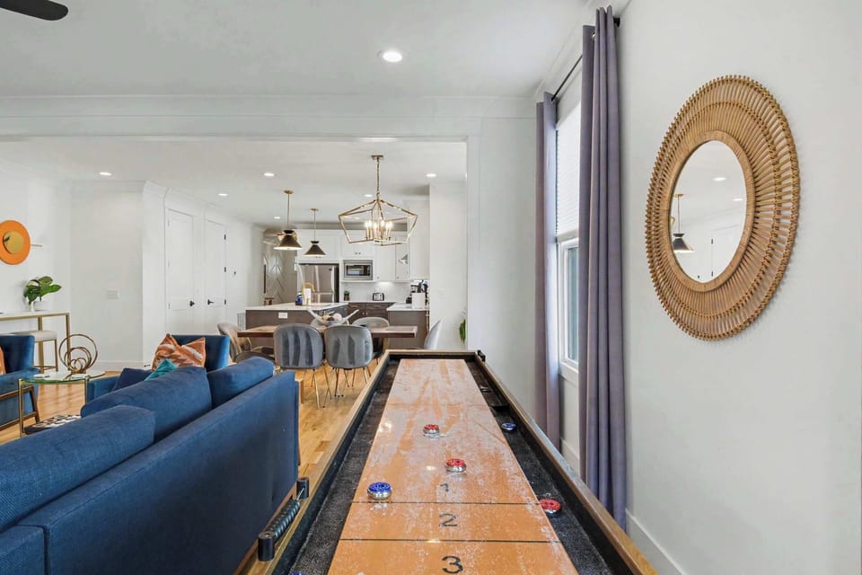 Shuffleboard game table