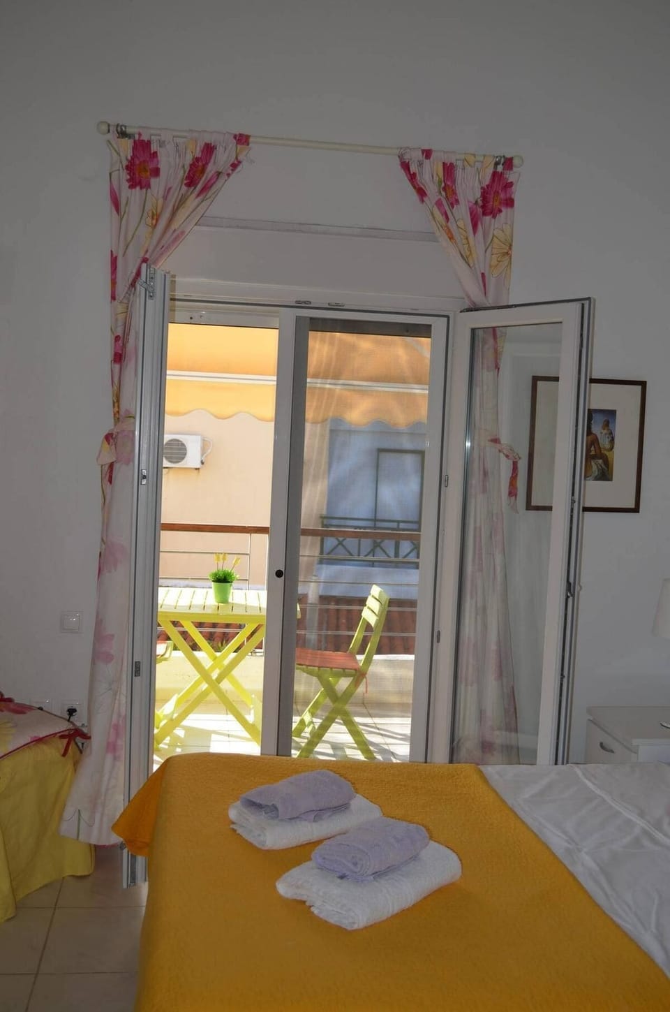 3 bedrooms, iron/ironing board, bed sheets