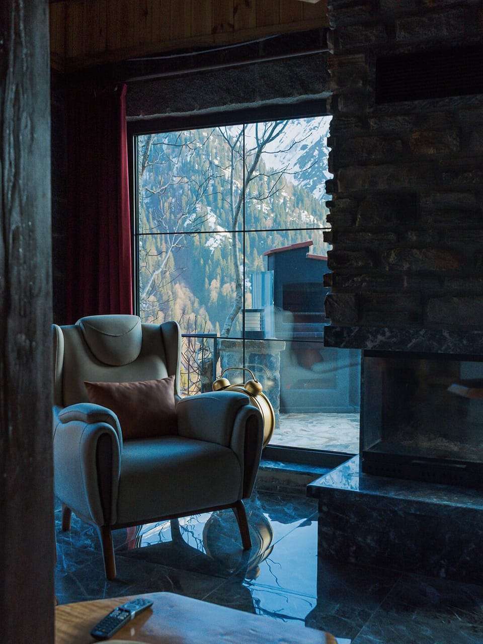 Classic Quadruple Room, Mountain View | Interior