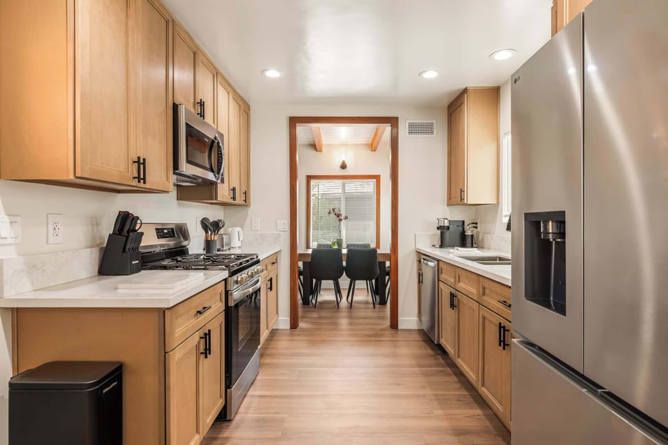 Fully equipped kitchen ideal for family meals and longer stays.