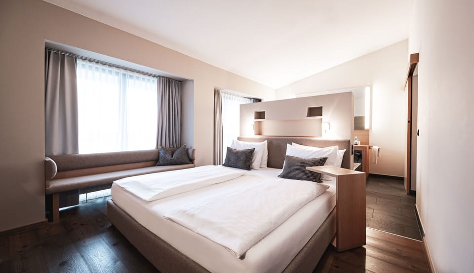 Superior Double Room (Spa) | Hypo-allergenic bedding, pillowtop beds, in-room safe, blackout drapes