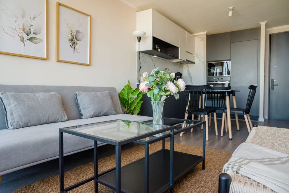 Standard Apartment, Balcony, City View | Living area