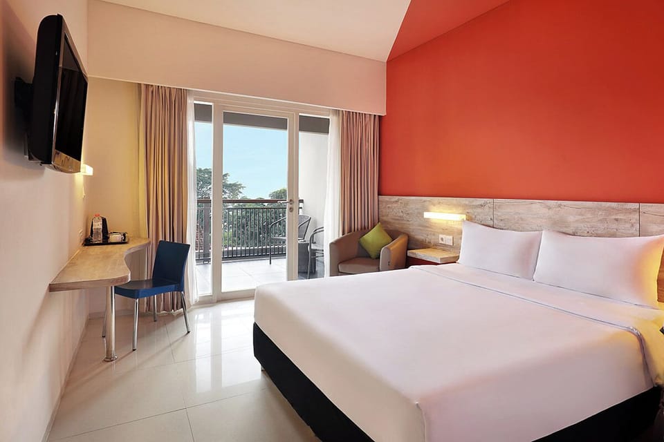 Superior Room | In-room safe, desk, soundproofing, free WiFi