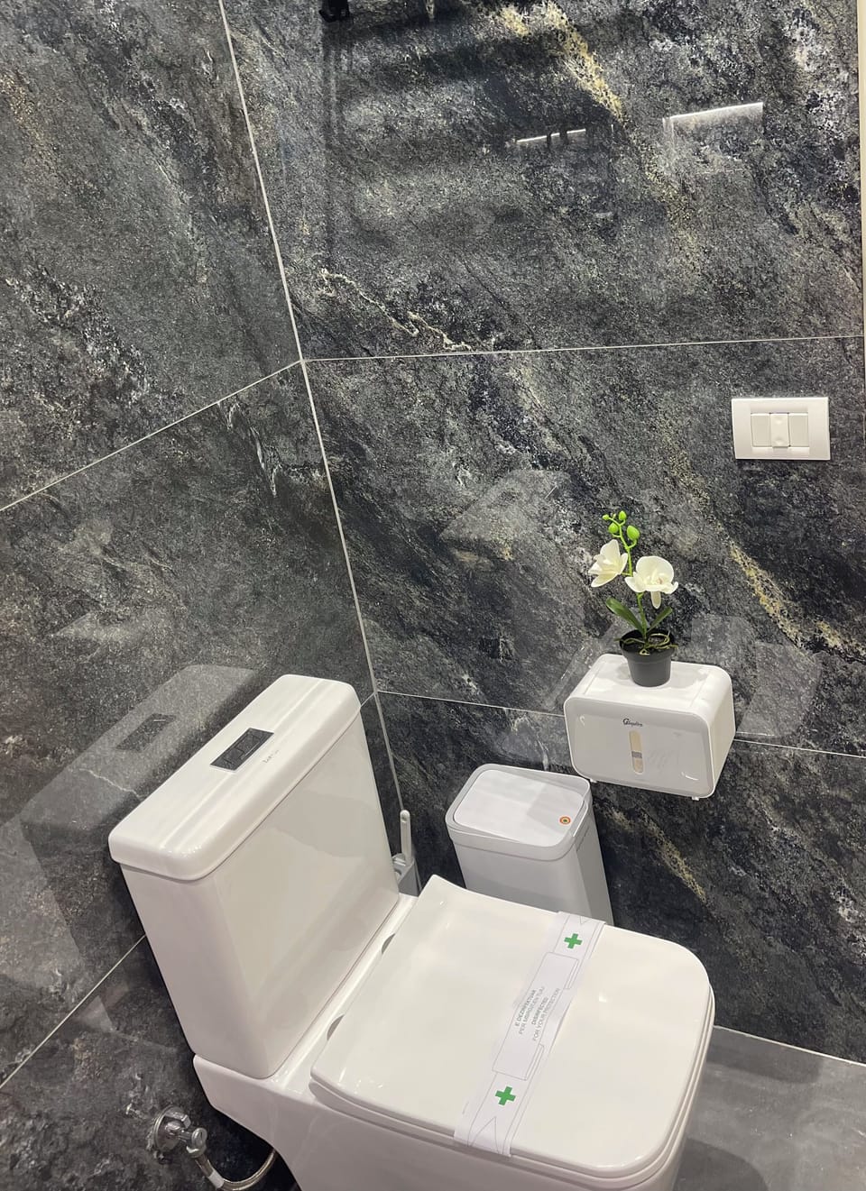 Deluxe Triple Room, Balcony, Garden View | Bathroom | Shower, free toiletries, hair dryer, towels