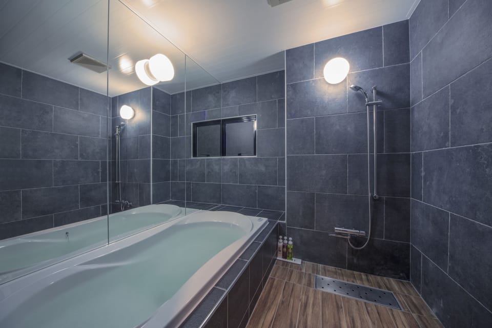 Standard Double Room | Jetted tub