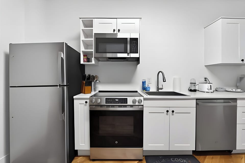 Store all your fresh local groceries inside the large stainless steel refrigerator. The handy dishwasher makes clean up an absolute breeze so you can relax.