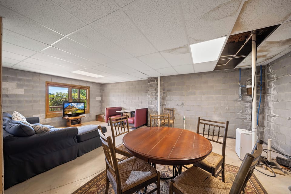 Spacious Game Room
