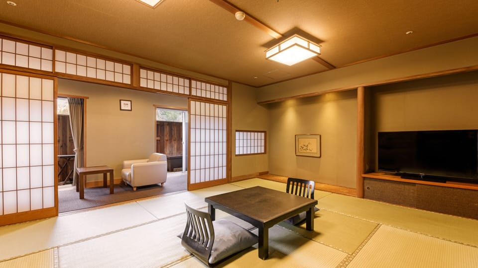 Standard Japanese Style Room with Open-air Bath, Non-Smoking | In-room safe, desk, WiFi (free), bed sheets