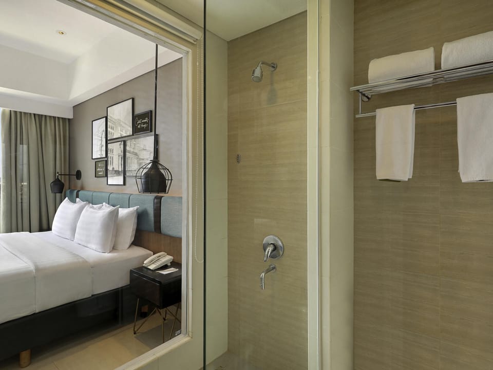 Superior Double Room, 1 Double Bed | In-room safe, desk, iron/ironing board, free WiFi