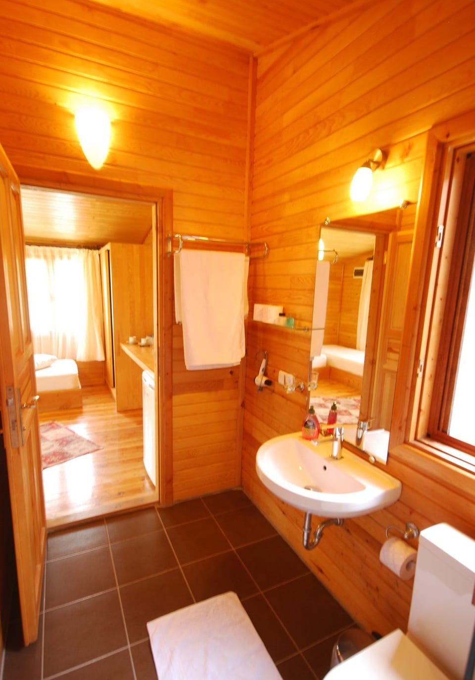Bungalow | Bathroom amenities | Shower, free toiletries, slippers, towels