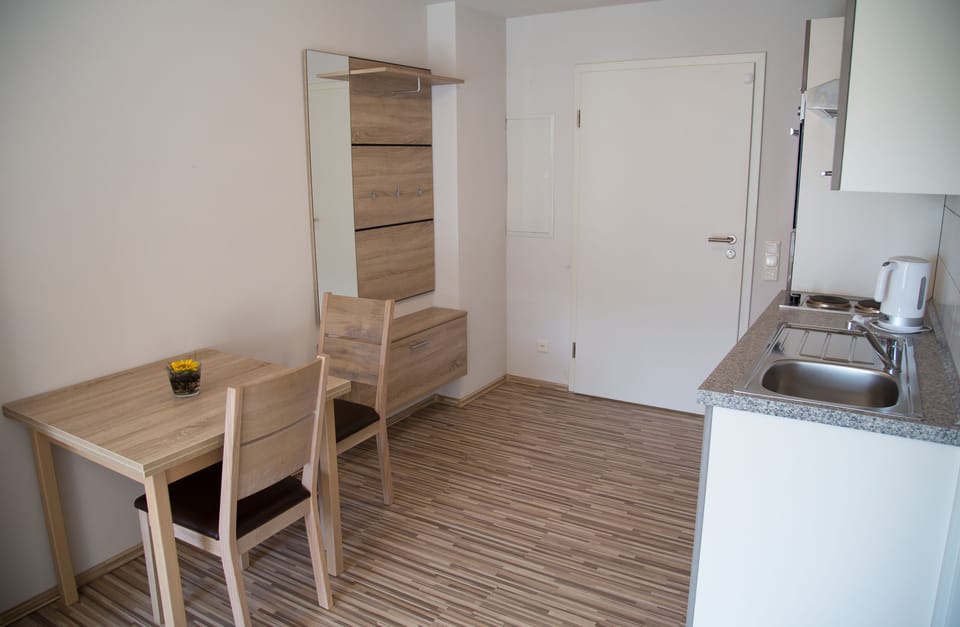 Apartment, 1 Bedroom, Balcony | In-room dining