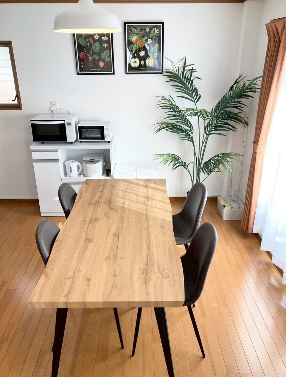House, 5 Bedrooms, Non Smoking, Balcony | Dining