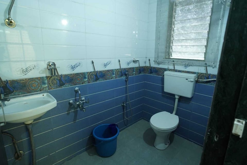 Double Room, City View | Bathroom