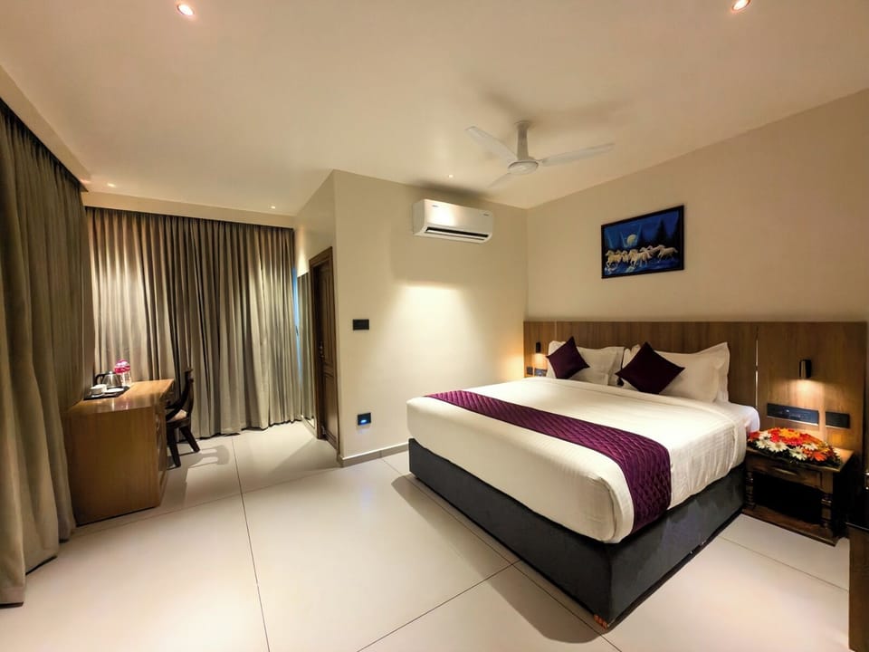 Deluxe Room | Desk, laptop workspace, WiFi (free)