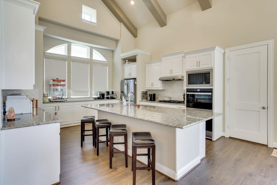 Kitchen | Dishwasher | 1st Floor