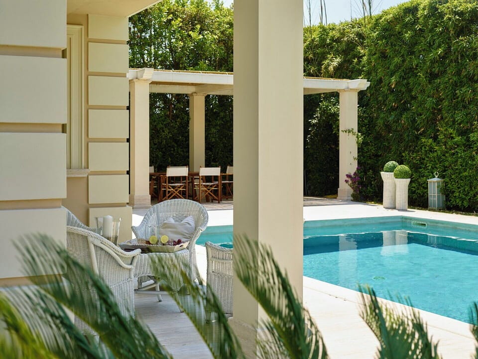 Autumn, Balcony / Terrace / Patio, Garden, Pool, Spring, Summer
