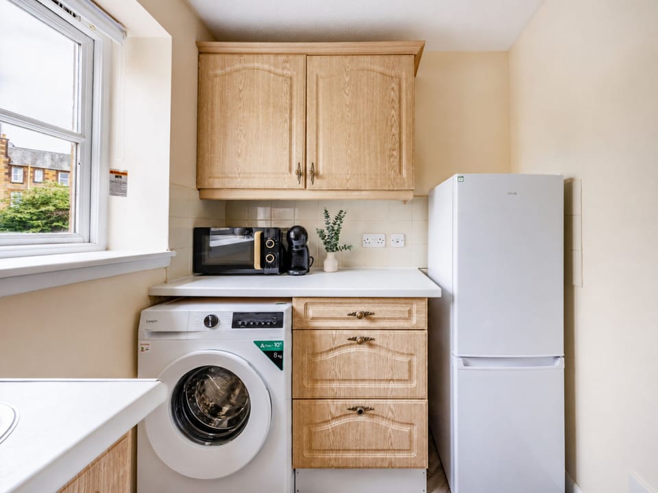 City Apartment, 2 Bedrooms, Non Smoking | Private kitchen | Coffee/tea maker, electric kettle, highchair, paper towels