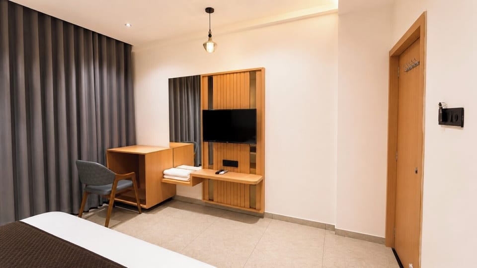 Family Room | Iron/ironing board (on request), WiFi (free)