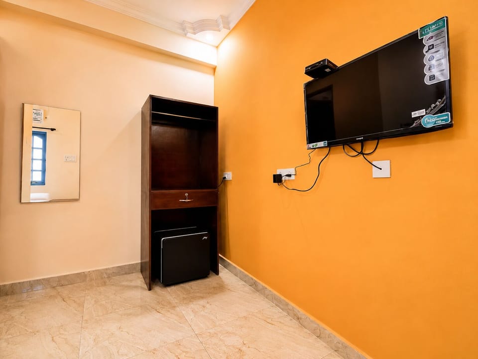 Deluxe Double Room, Balcony | Interior